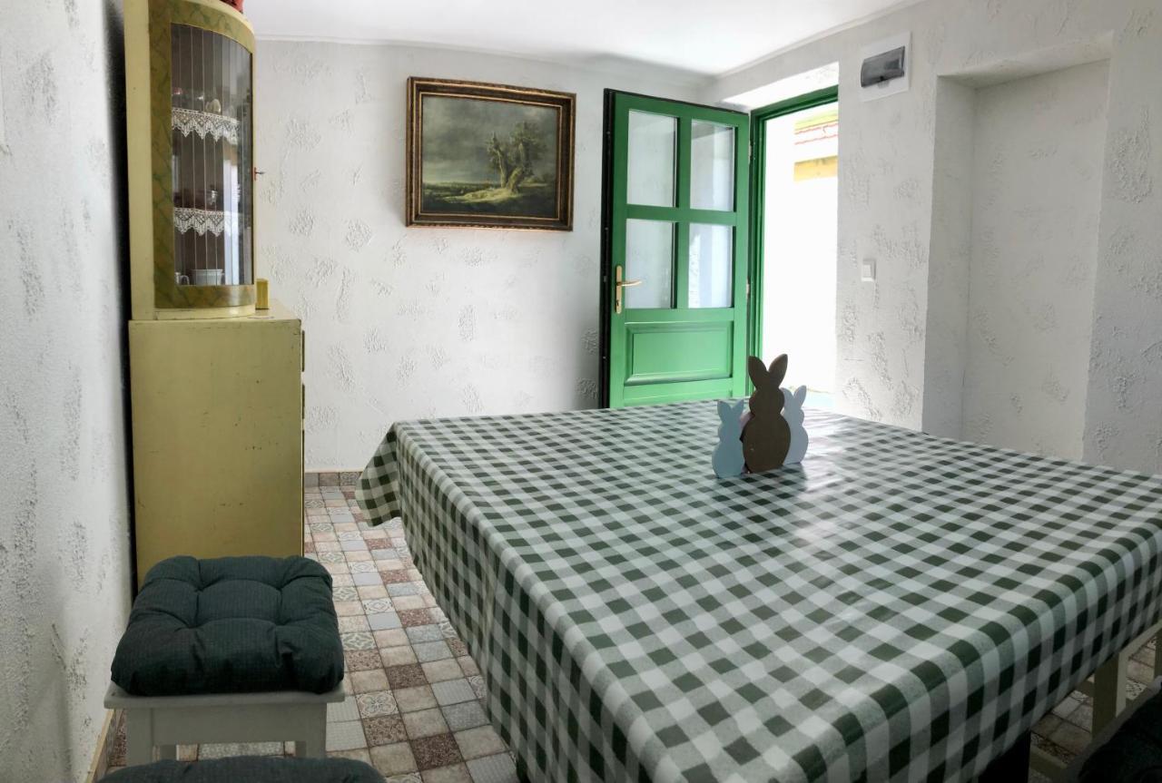 Ladislaus Schnaps-Haus Falusi Vendeghaz Csolnok Экстерьер фото