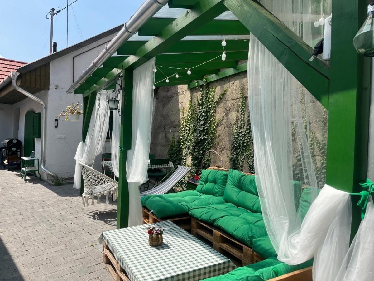 Ladislaus Schnaps-Haus Falusi Vendeghaz Csolnok Экстерьер фото