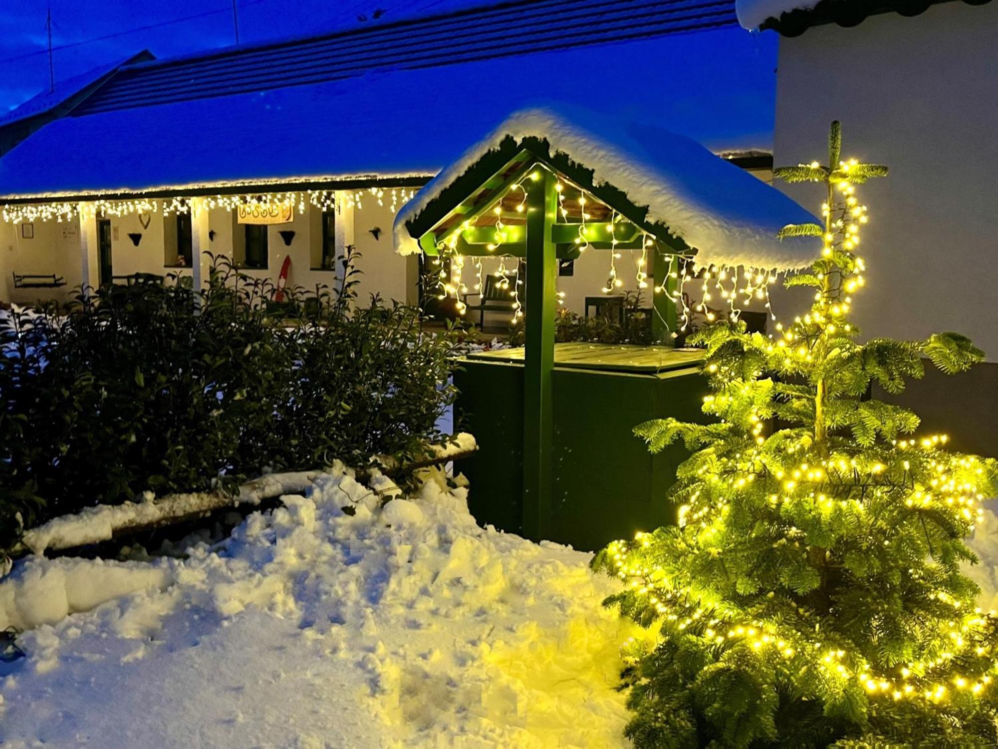 Ladislaus Schnaps-Haus Falusi Vendeghaz Csolnok Экстерьер фото